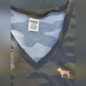 PINK- camoplage V-neck t-shirt